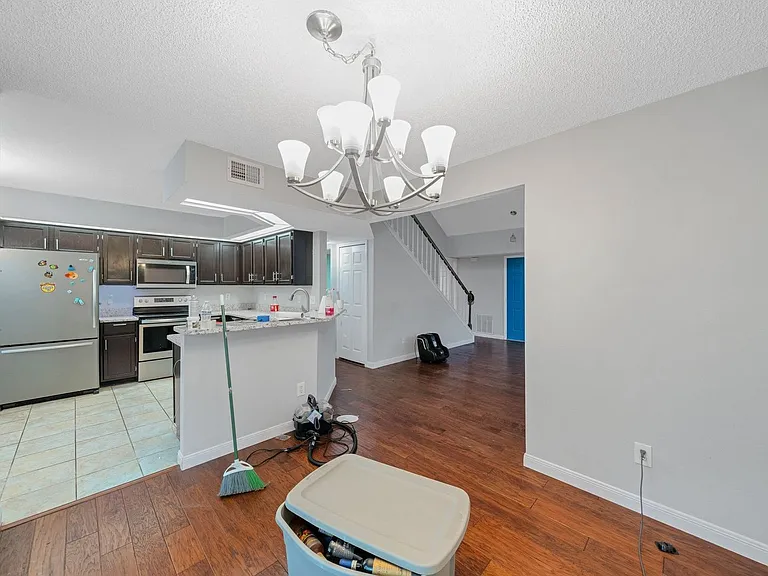 2758 Waymeyer Dr — Photo 27