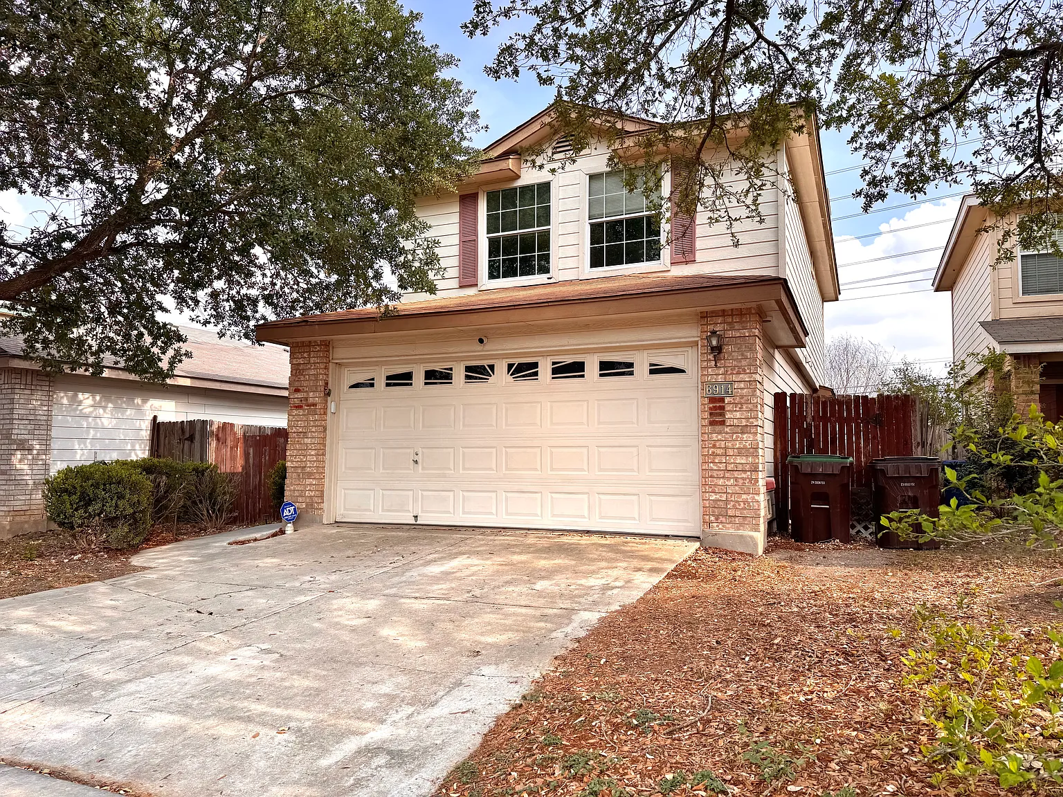 Sandy Point Dr, San Antonio — Photo 1
