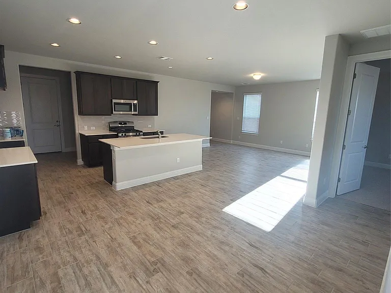 120 Free Stone Dr — Photo 27