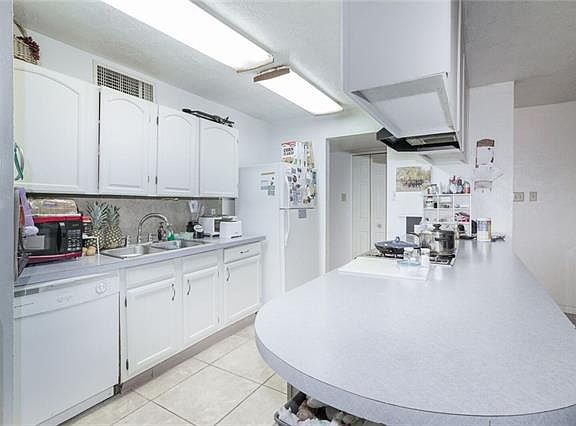 5th image of 6837 Glenhurst Dr