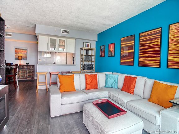 3rd image of 275 NE 18th St APT 1509