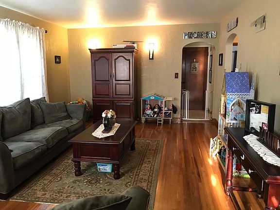 4th image of 1403 East Ave S