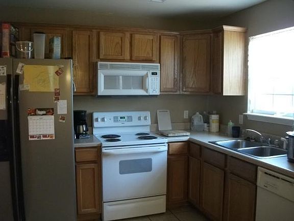 3rd image of 106 North Oakwood