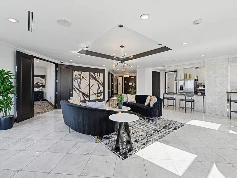 Dominion Post Oak — Photo 38