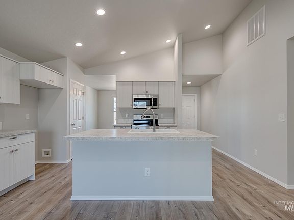 4th image of 311 Crystal Rock Ave