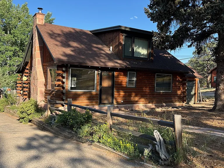 604 Aspen Ave — Photo 1