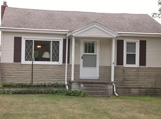 929 Sand Ridge Rd, Bowling Green, OH 43402