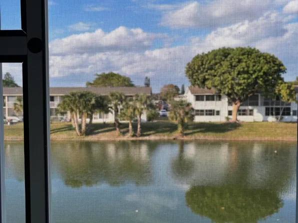 115 Camden E, West Palm Beach, FL 33417