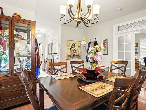 4th image of 1041 Balmore Dr.