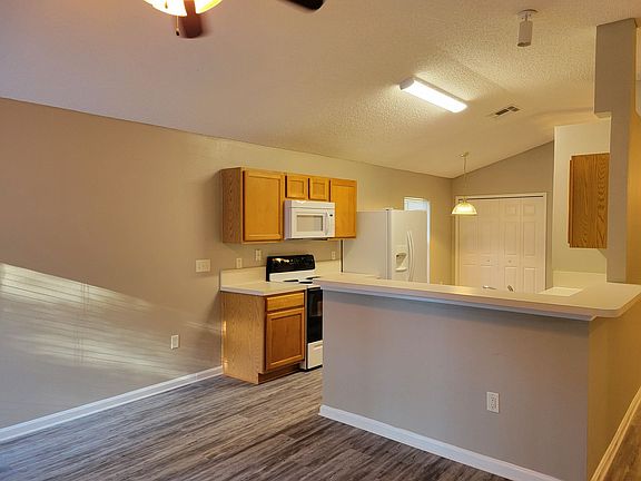 2nd image of 24 Zoeller Ct
