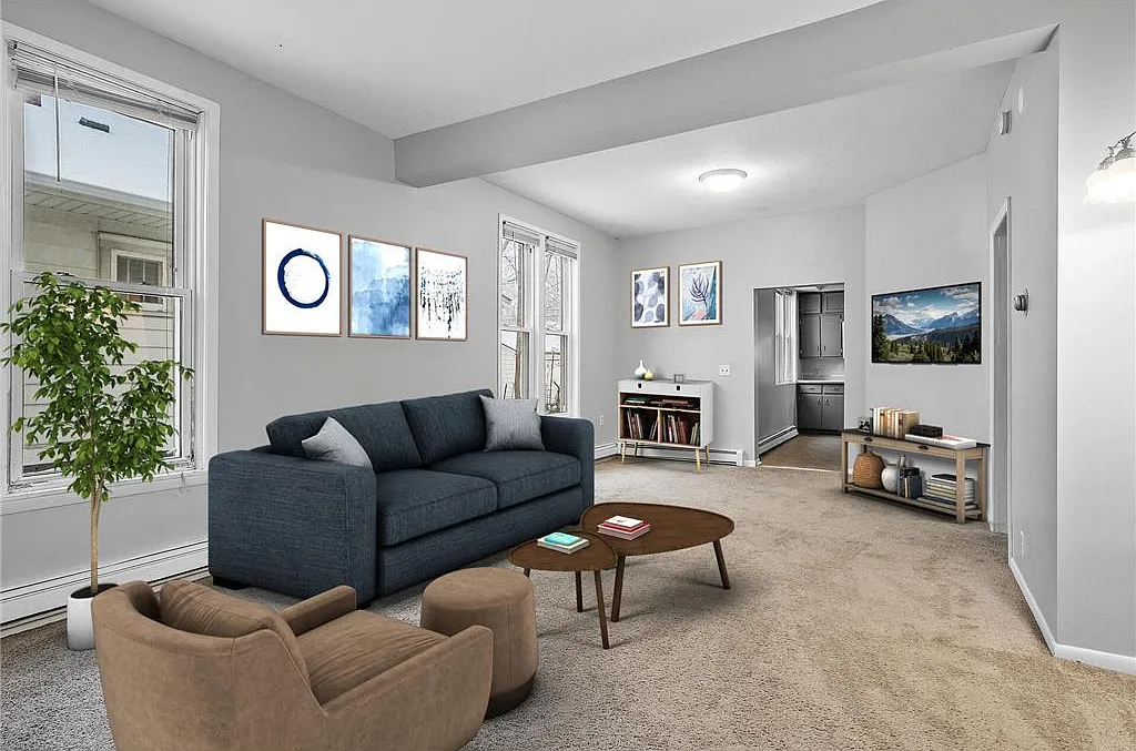 6 bed, 2812 sqft, $3,150 — Photo 2