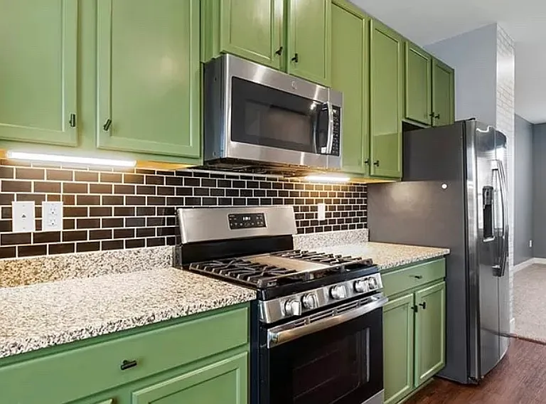 902 Avast Way — Photo 12