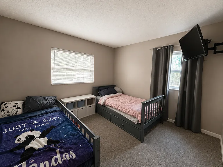 439 Saturn Ln W — Photo 9