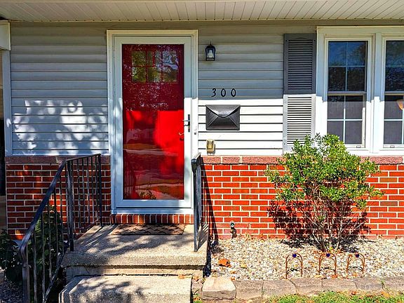 2nd image of 300 N Porter St