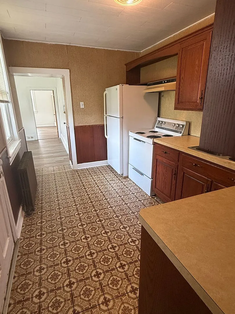 115 S Franklin Street — Photo 4