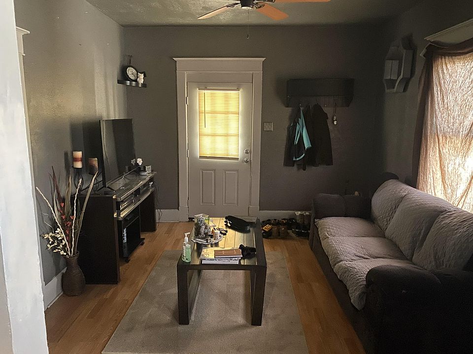 1st image of 402 N Warman Ave