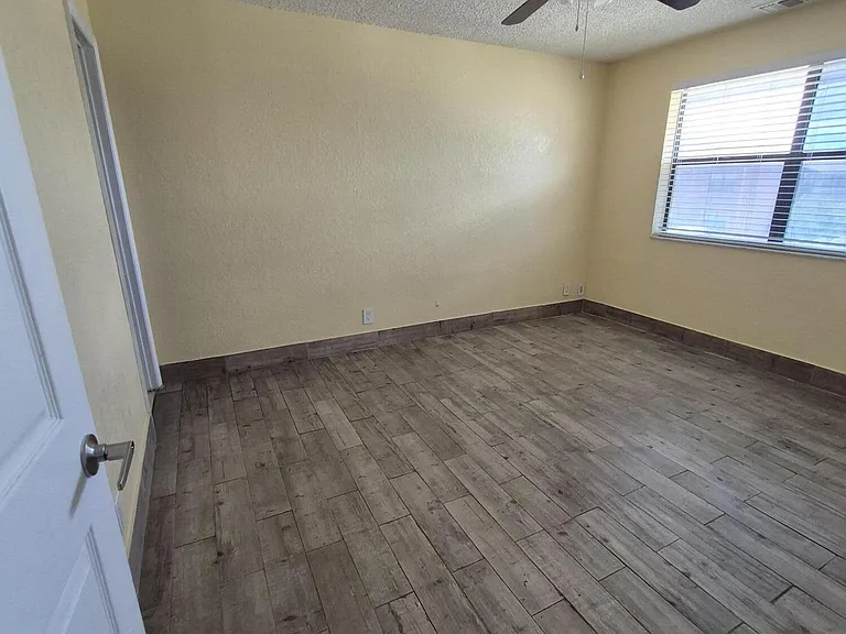 10039 Winding Lake Rd #202 — Photo 12