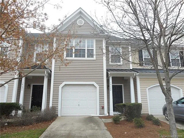 3 bed, 2.5 bath, 1660 sqft, $1,795 — Photo 1