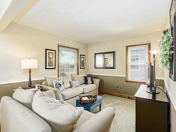 3rd image of 417 E Beechwold Blvd