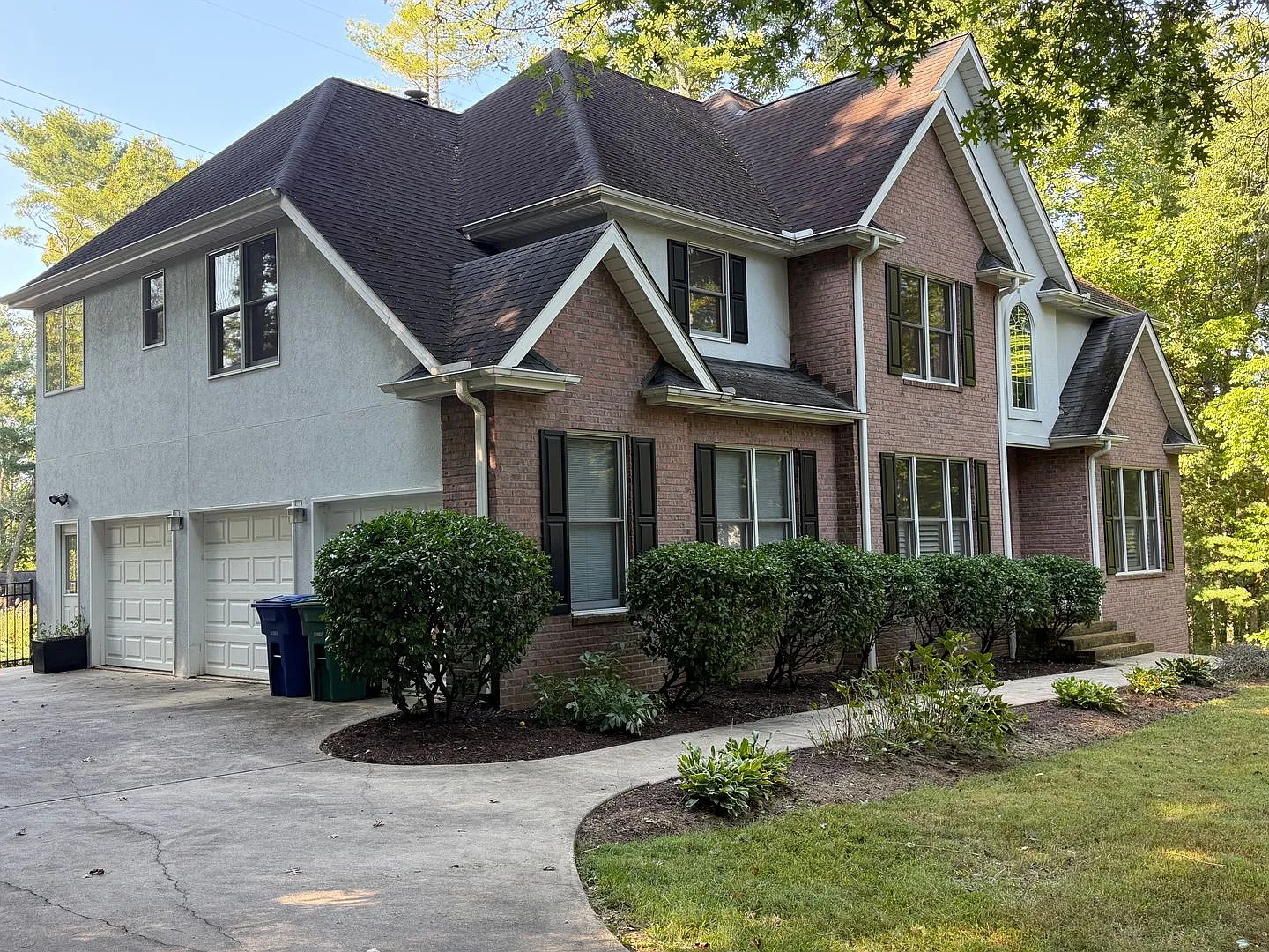South AVL - Grand Residence in Coventry Woods — Photo 4