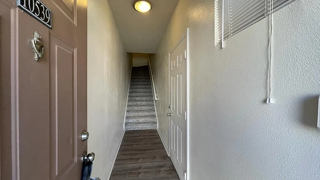 1 bed, 951 sqft, $1,650 — Photo 3