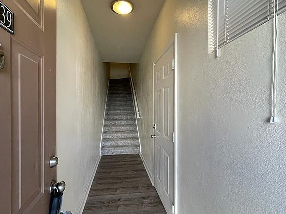 3rd image of 10539 Villa View Cir #10539