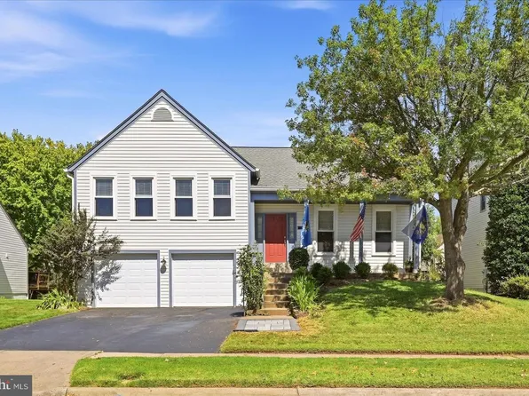 13704 Springhaven Dr, Chantilly, VA 20151