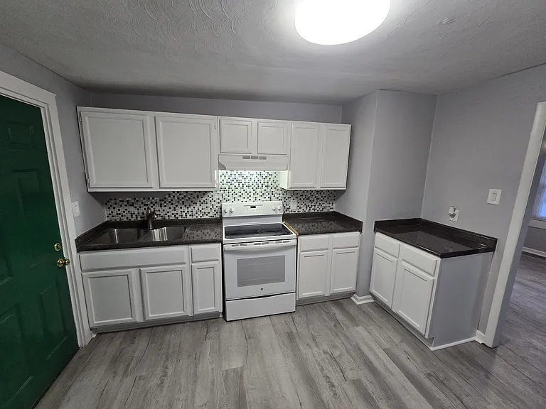70 Grove St #70 — Photo 7