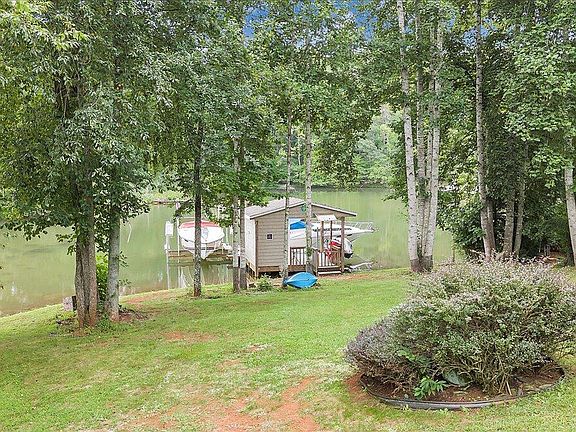 4th image of 1914 Buccaneer Rd