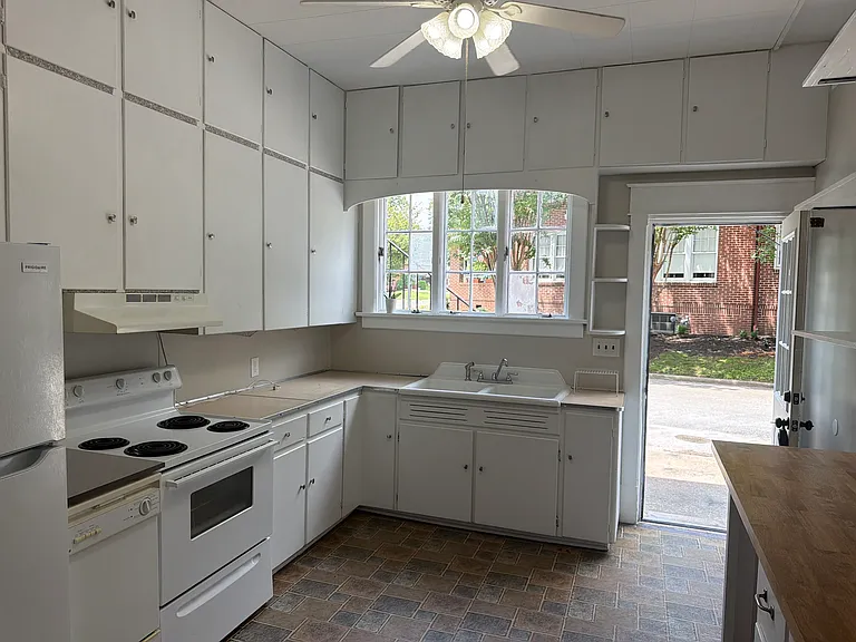 422 W Main St #1 — Photo 1