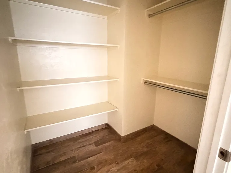 830 E 8th St #2 — Photo 21