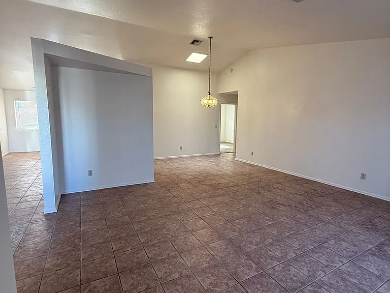 2791 W Redmond Dr — Photo 7