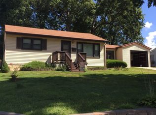 445 Hillcrest Blvd, Ballwin, MO