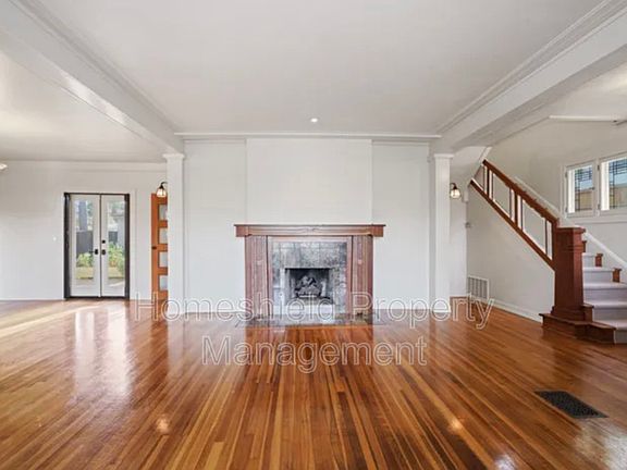 4th image of 3279 Homer St