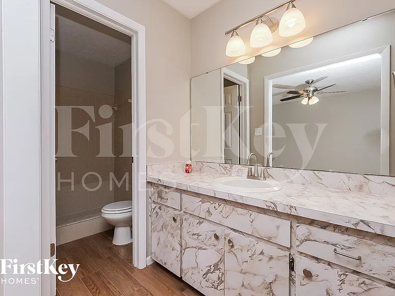 2210 Boxwood Way — Photo 10