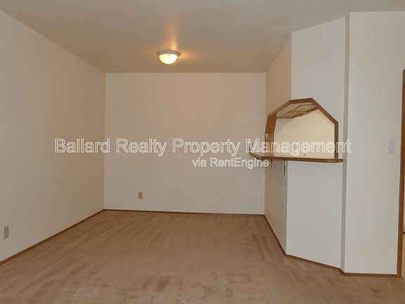 5th image of 12314 32nd Ave NE APT 202