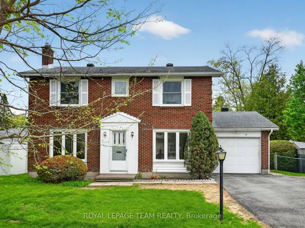 16 Parkglen Dr, Ottawa, ON K2G 3G9