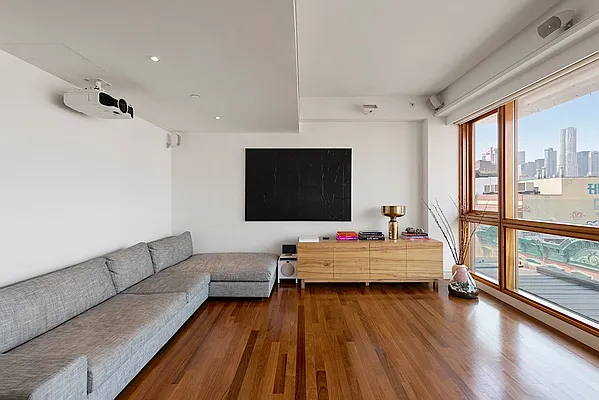 Sold by Nest Seekers International | media 12