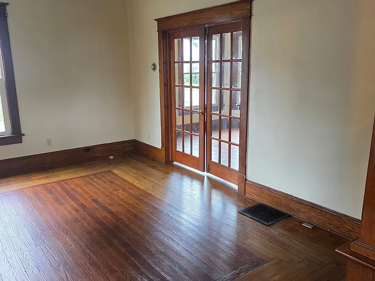 239 Burt Ave — Photo 8
