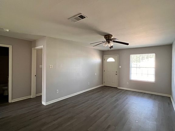 4th image of 1601 University Pkwy W #34