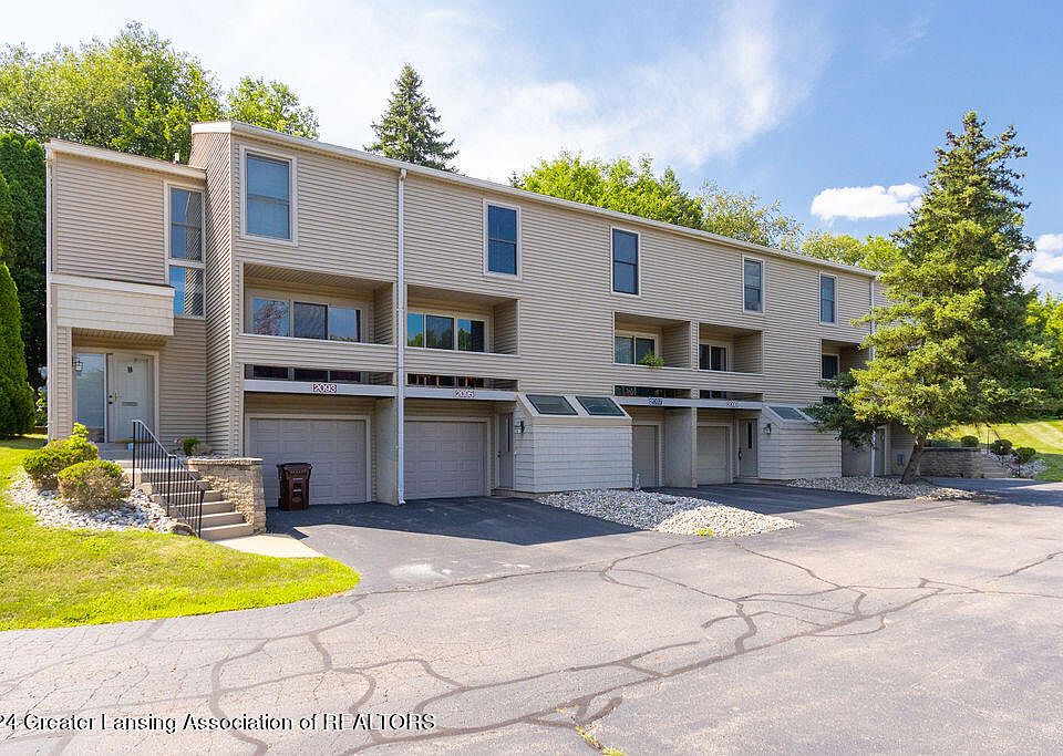1st image of 2099 Fox Hollow Dr