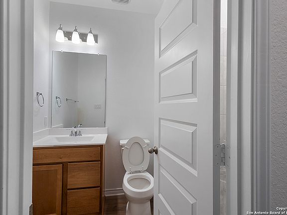 5th image of 10643 Military Drive West #47