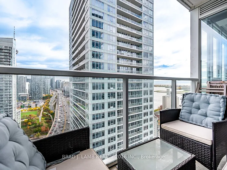 19 Bathurst St #3208 — Photo 9