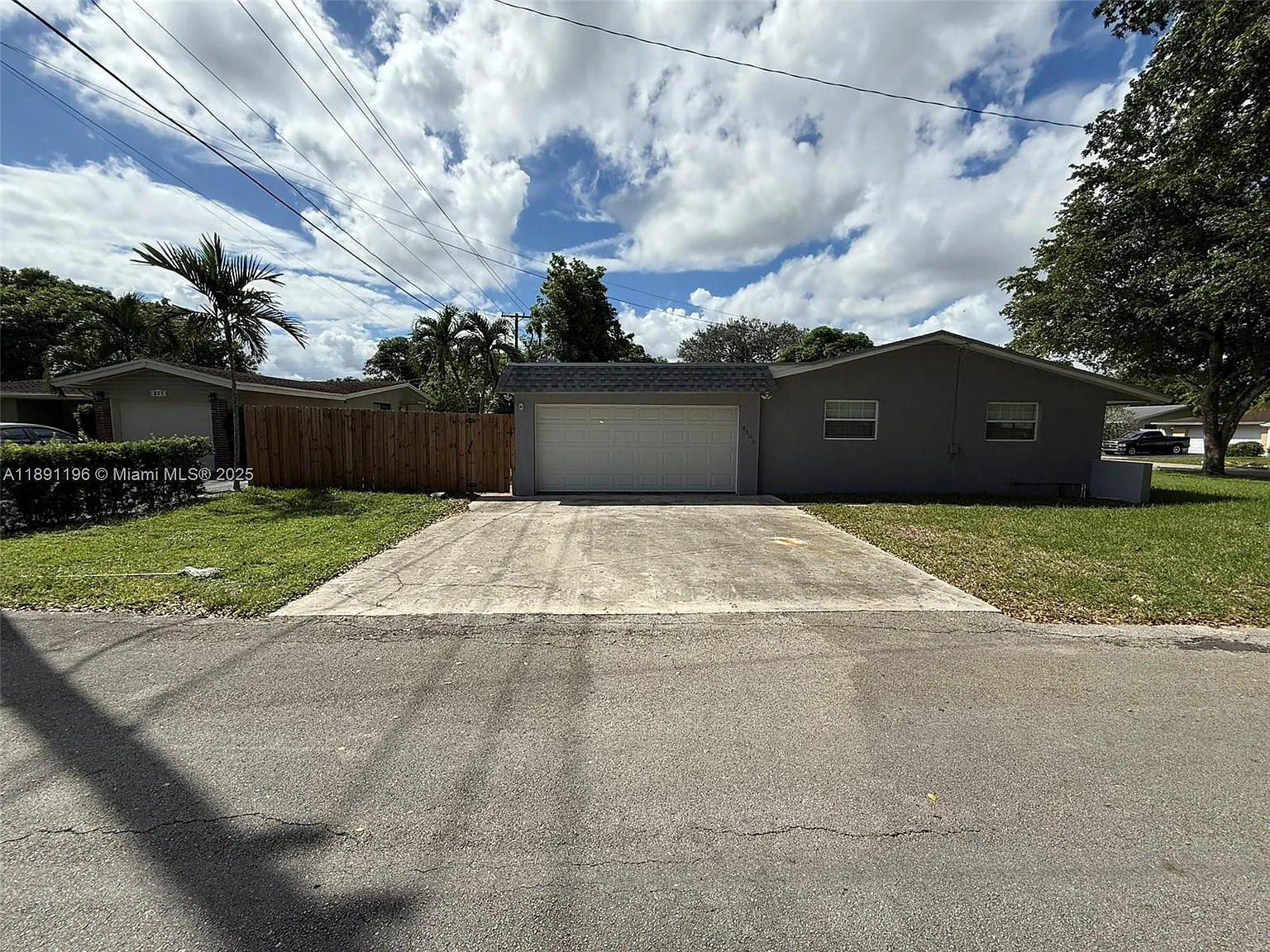 East Plantation 2nd Sec — Photo 2