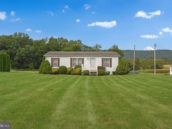 1003 Creek Rd, Valley View, PA 17983