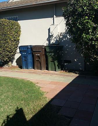 3rd image of 11525 S Van Ness Ave