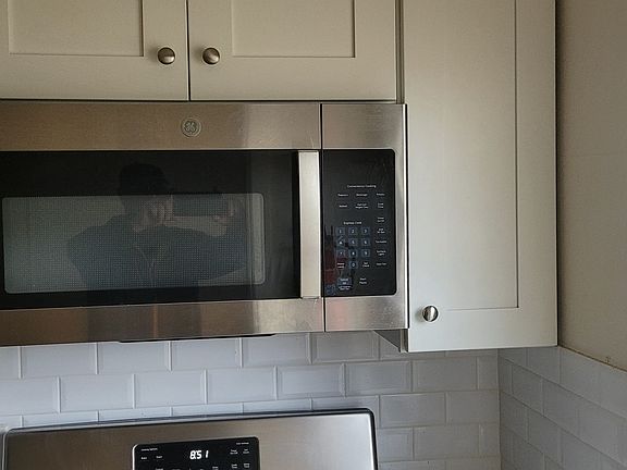 4th image of 79 W Howcroft Rd #A