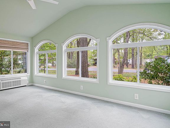 4th image of 34496 Park Cir