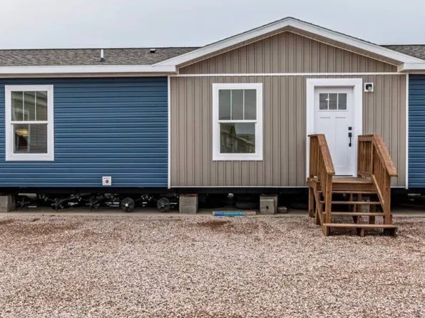 1011 Albany Pl SE #23, Orange City, IA 51041