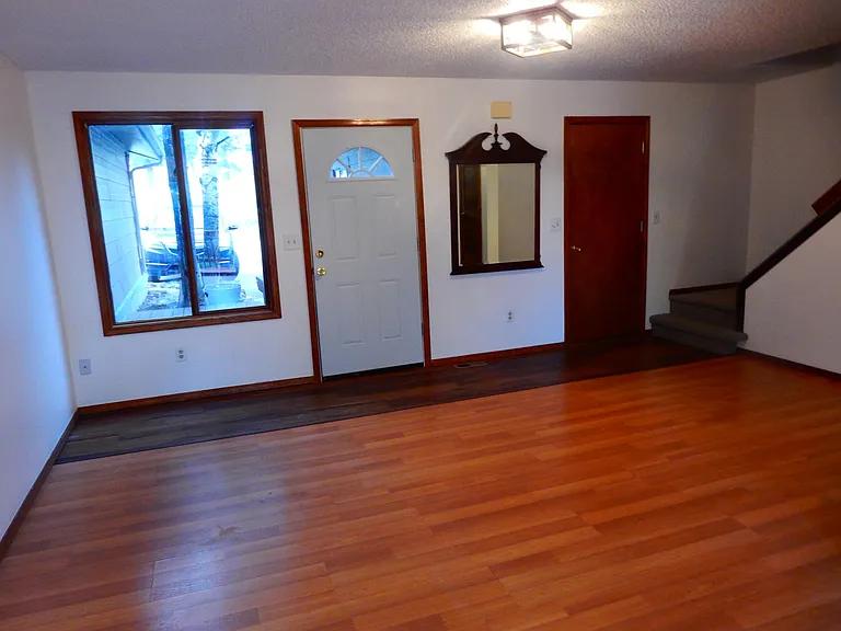 29983 Hilltop Dr #2 — Photo 3